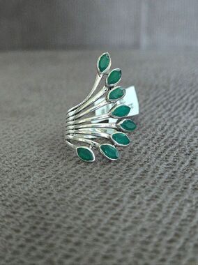 Shivam Cascading Green💚 Onyx Petals Ring💍 - NWT